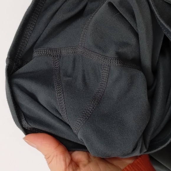 GAIAM green large athletic skort with pockets and underside shorts - Picture 9 of 9